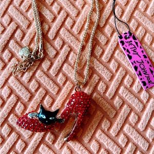Betsey Johnson red crystal studded shoe black cat pendant Halloween necklace.